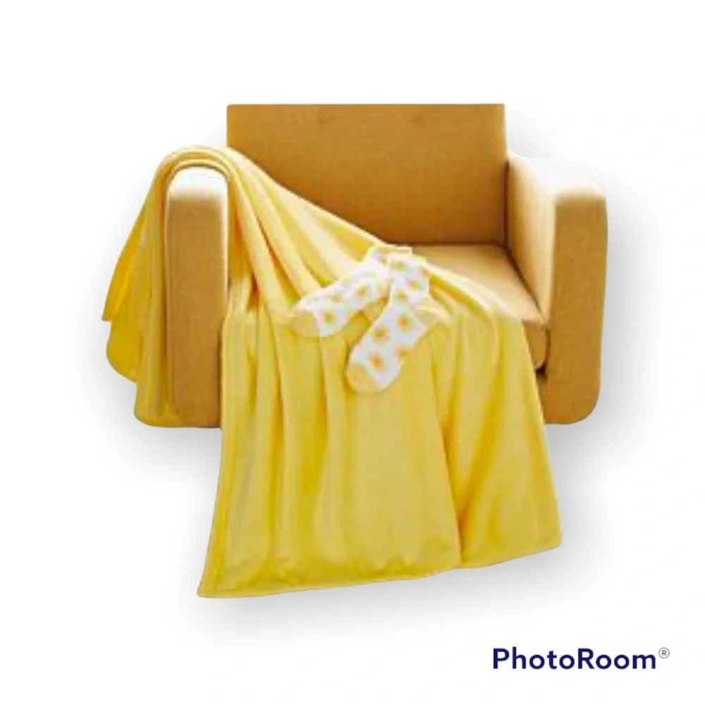 Warm & Cozy Yellow Throw & Sock Set